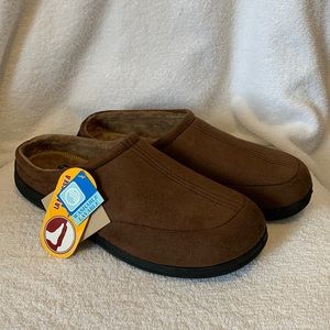 NWT Mens Foam Treads brown slip on slipper house shoes size 11  smoke free